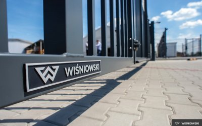 04-v-king-wisniowski.jpg